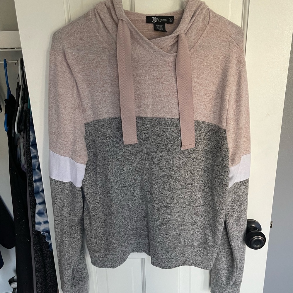 Color block sweatshirt